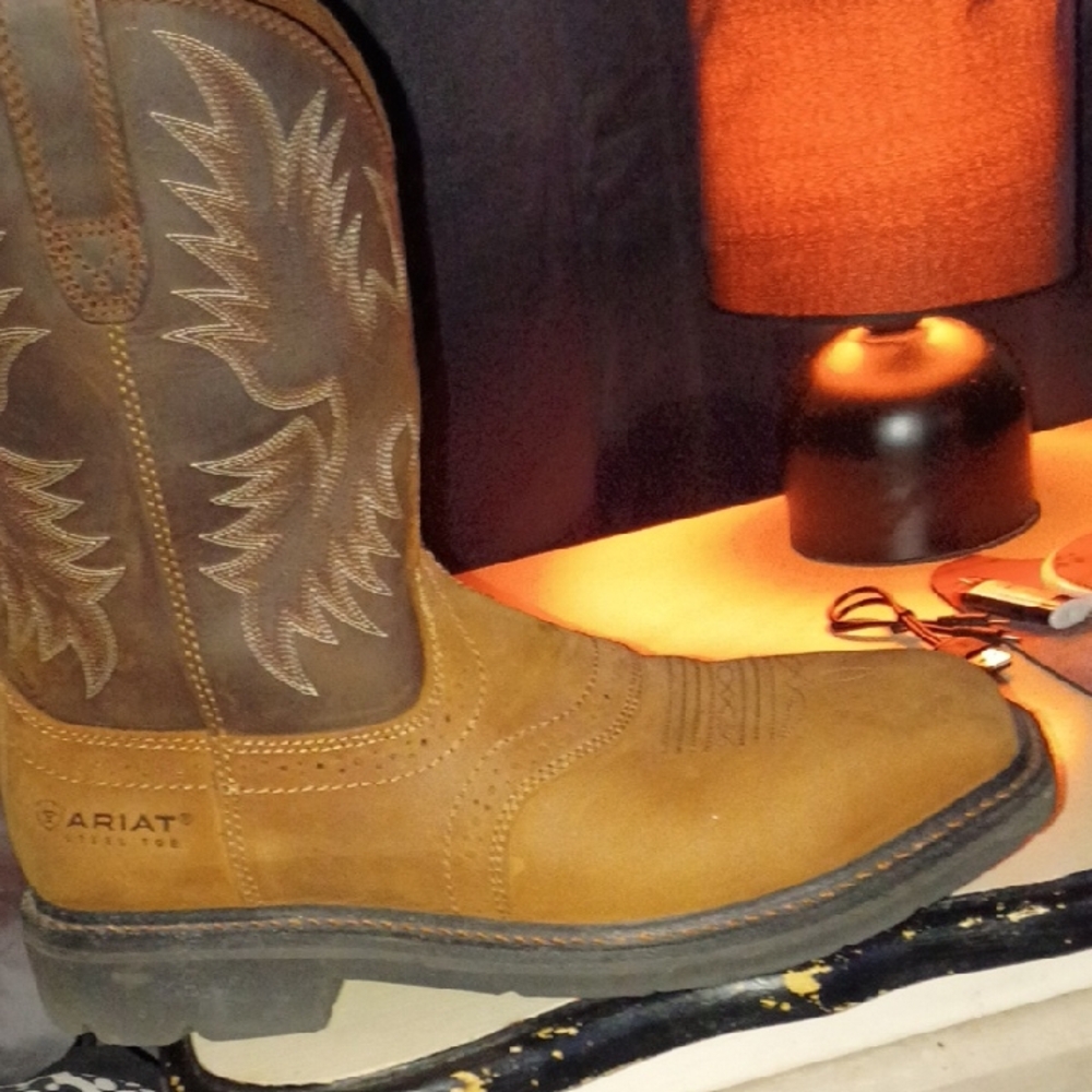 Ariat Men's Tan and Brown Western Boots